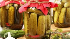 Lezzetli Salatalık Turşusu İçin En İyi Marinad ve Salamura Tarifleri — Ne Kadar Tuz, Şeker ve Sirke Eklenmeli?