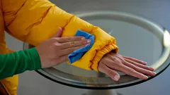 Kışlık montunuzu profesyonel gibi arındırmanın püf noktaları